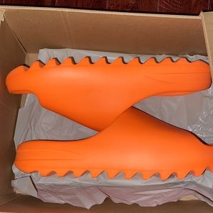 Yeezy Slide Enflame Orange Size 10